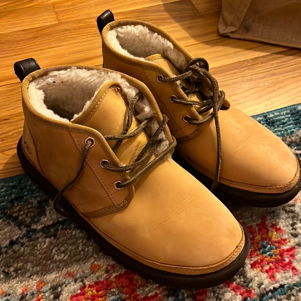 Neumal Ugg size 8